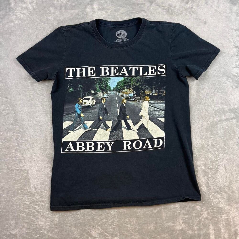 Apple Men's Black T-shirt